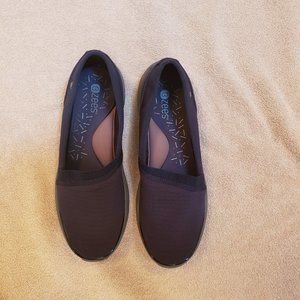 Bzees "Lollipop" Slip-on Shoes - 9M, Dark Blue